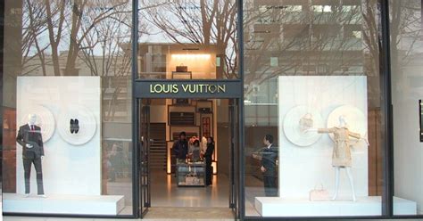 did louis vuitton sponsored human zoos|Louis Vuitton zoo controversy.